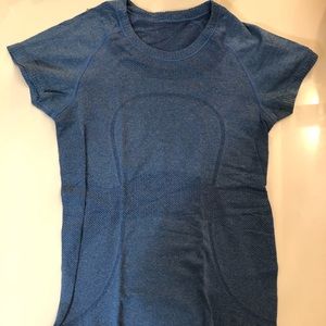 Lulu lemon Blue athletic top size S